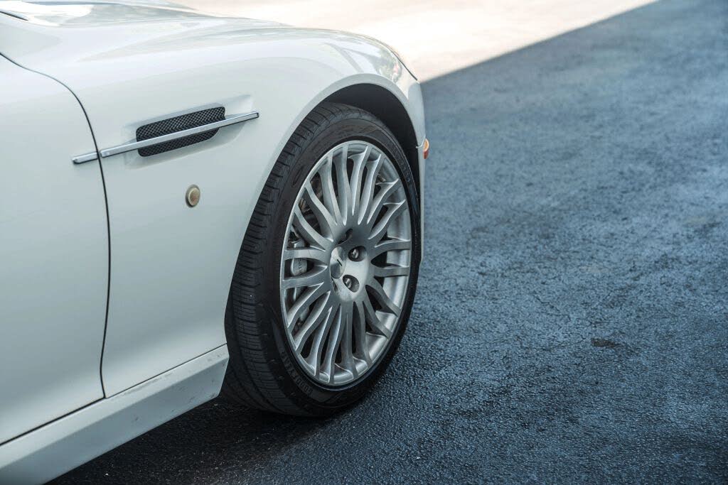 2011 Aston Martin DB9 Coupe RWD photo 11
