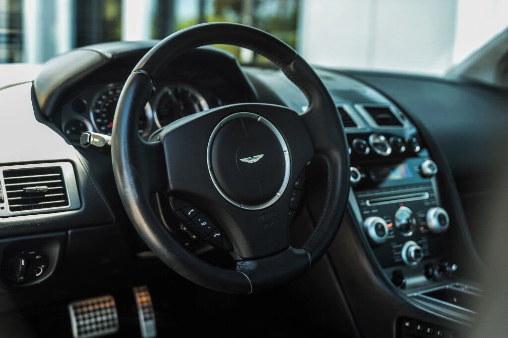 2011 Aston Martin DB9 Coupe RWD photo 15