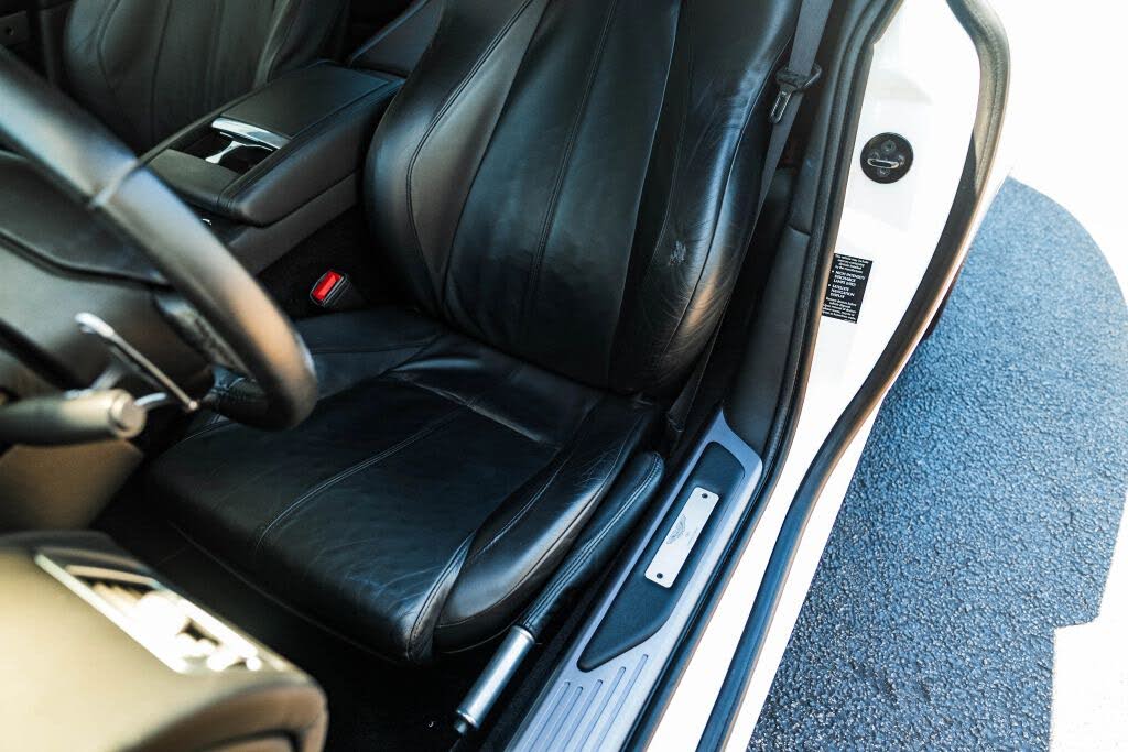 2011 Aston Martin DB9 Coupe RWD photo 19