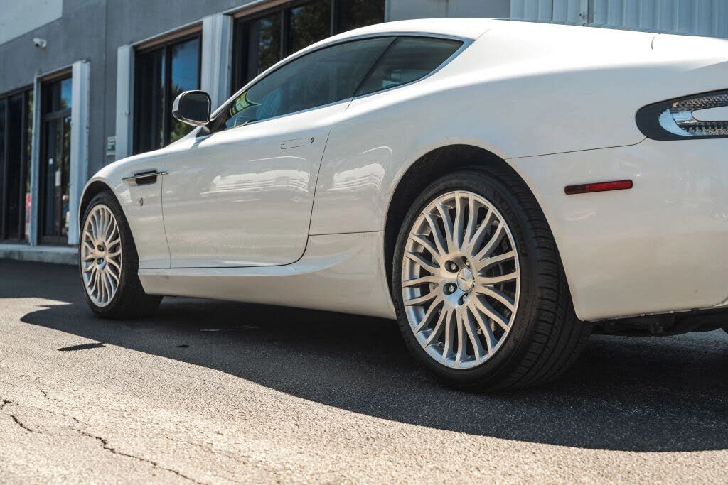 2011 Aston Martin DB9 Coupe RWD photo 6