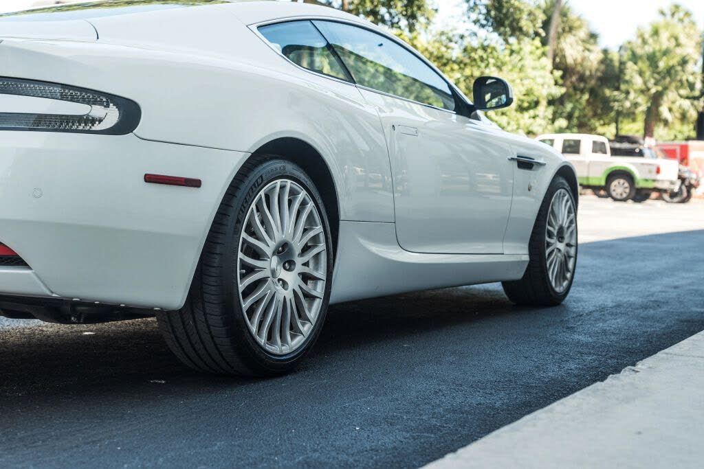 2011 Aston Martin DB9 Coupe RWD photo 10