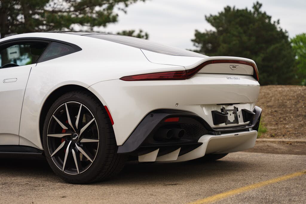 2019 Aston Martin Vantage RWD photo 11