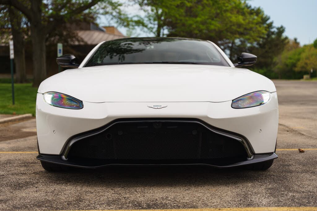 2019 Aston Martin Vantage RWD photo 14
