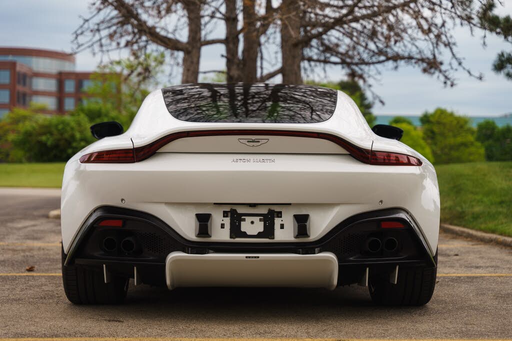 2019 Aston Martin Vantage RWD photo 15