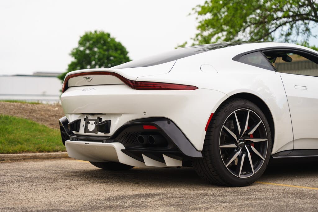 2019 Aston Martin Vantage RWD photo 22