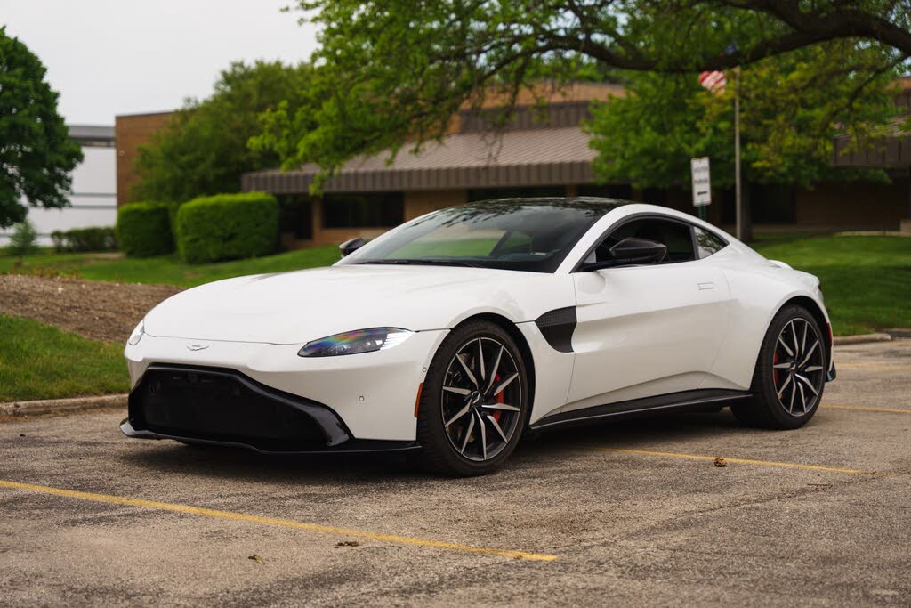 2019 Aston Martin Vantage RWD photo 6