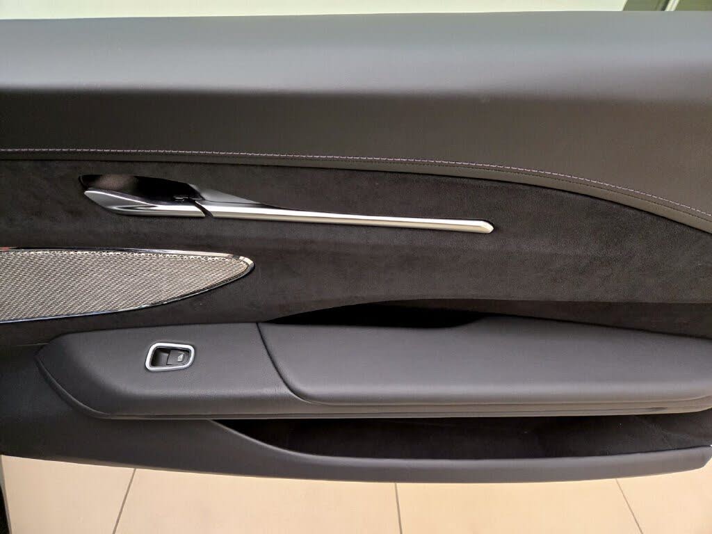 2025 Aston Martin Vantage Coupe RWD photo 23