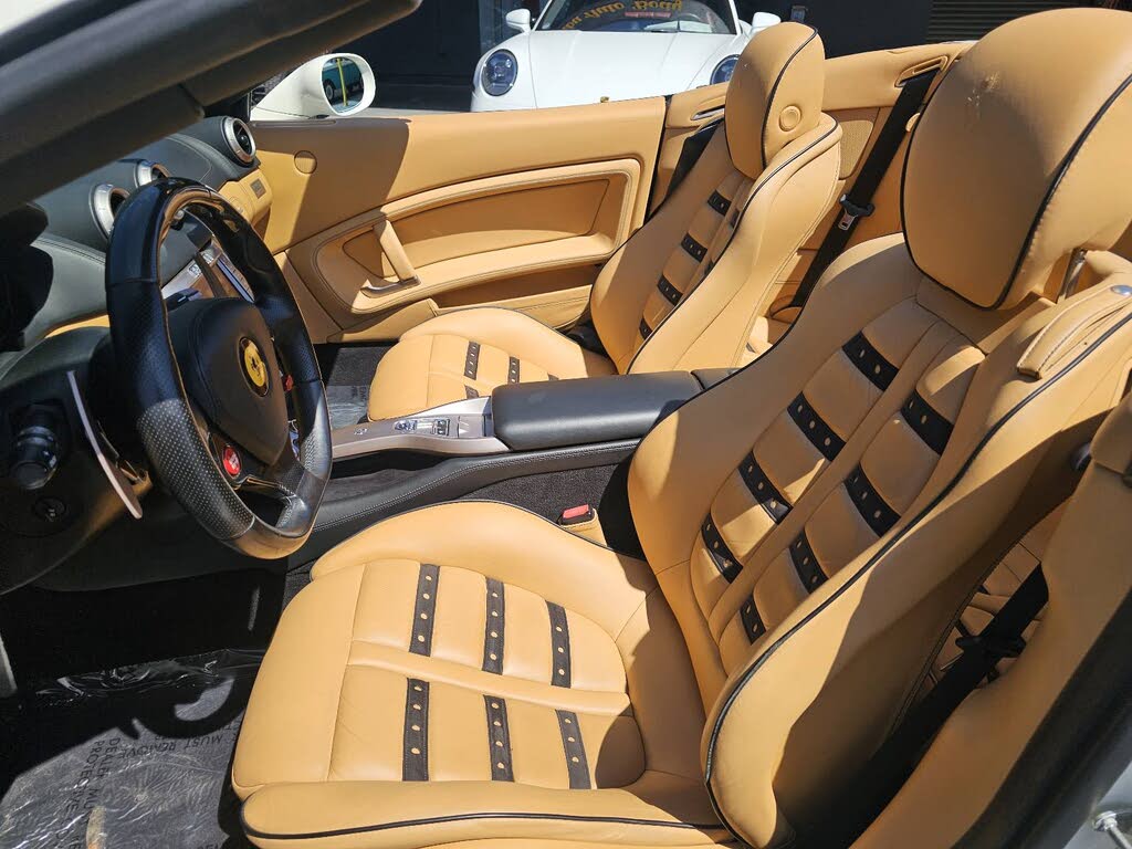 2012 Ferrari California Roadster photo 19