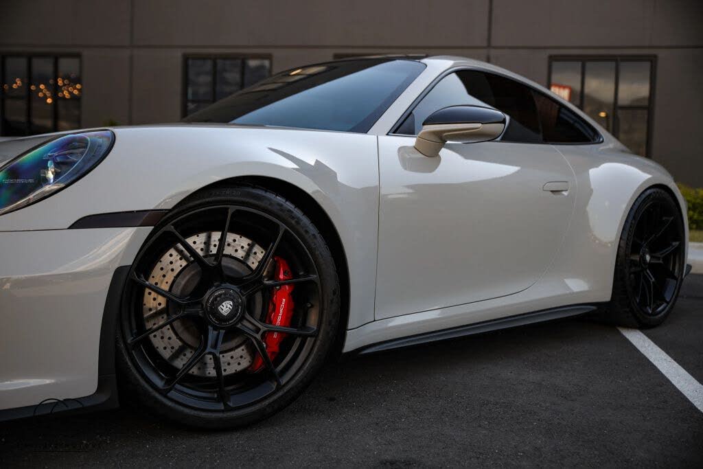 2022 Porsche 911 GT3 Coupe RWD photo 6