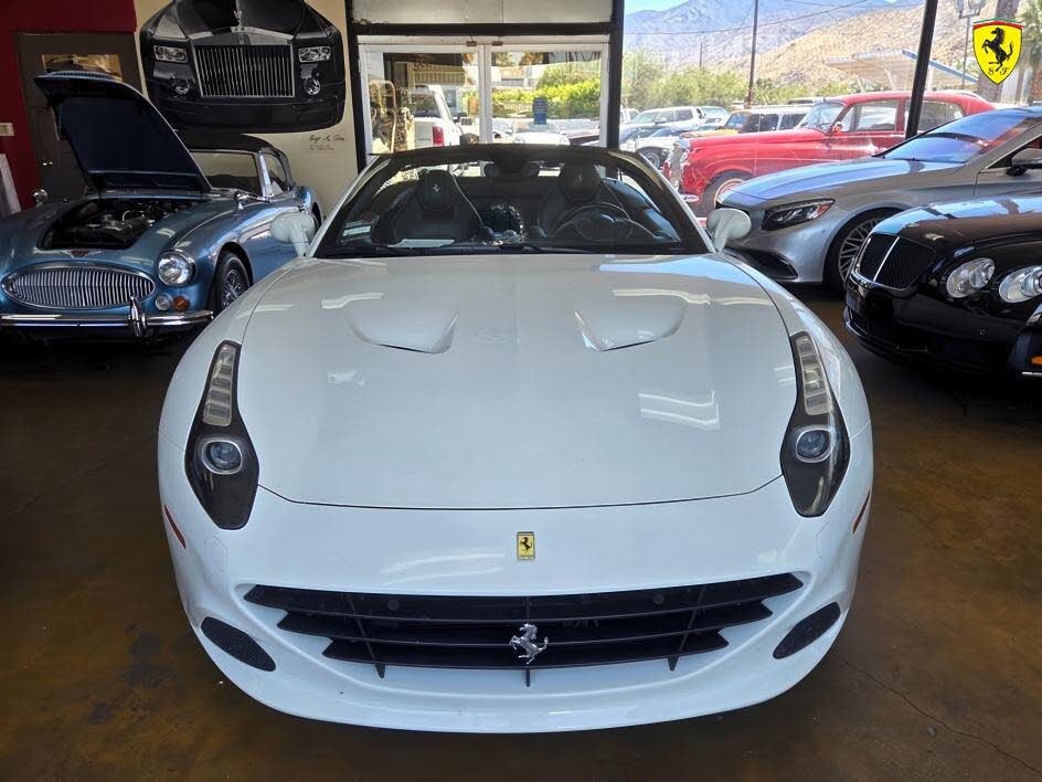 2017 Ferrari California T Roadster photo 2