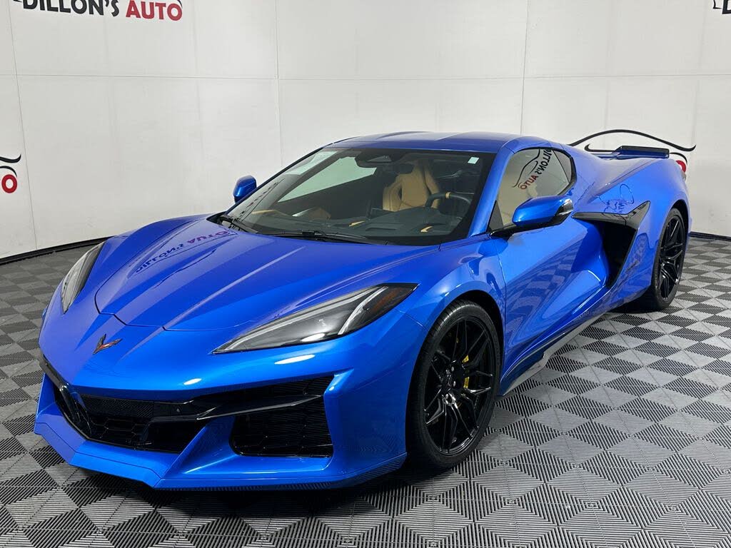 2025 Chevrolet Corvette Z06 2LZ Coupe RWD photo 2