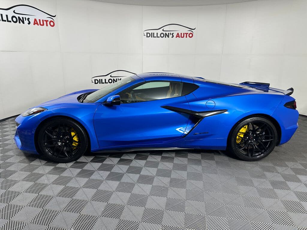 2025 Chevrolet Corvette Z06 2LZ Coupe RWD photo 3