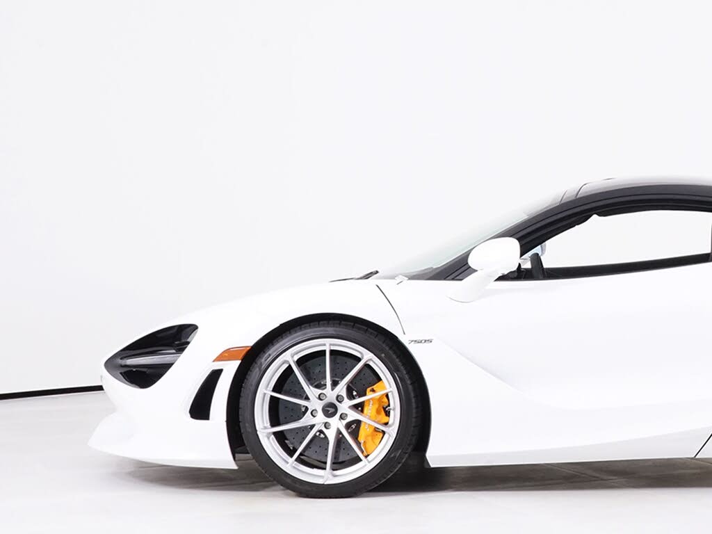 2027 McLaren 750S Coupe RWD photo 12