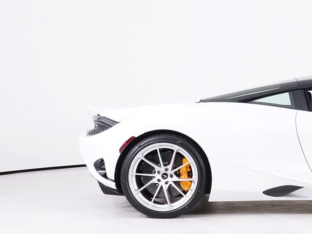 2027 McLaren 750S Coupe RWD photo 14
