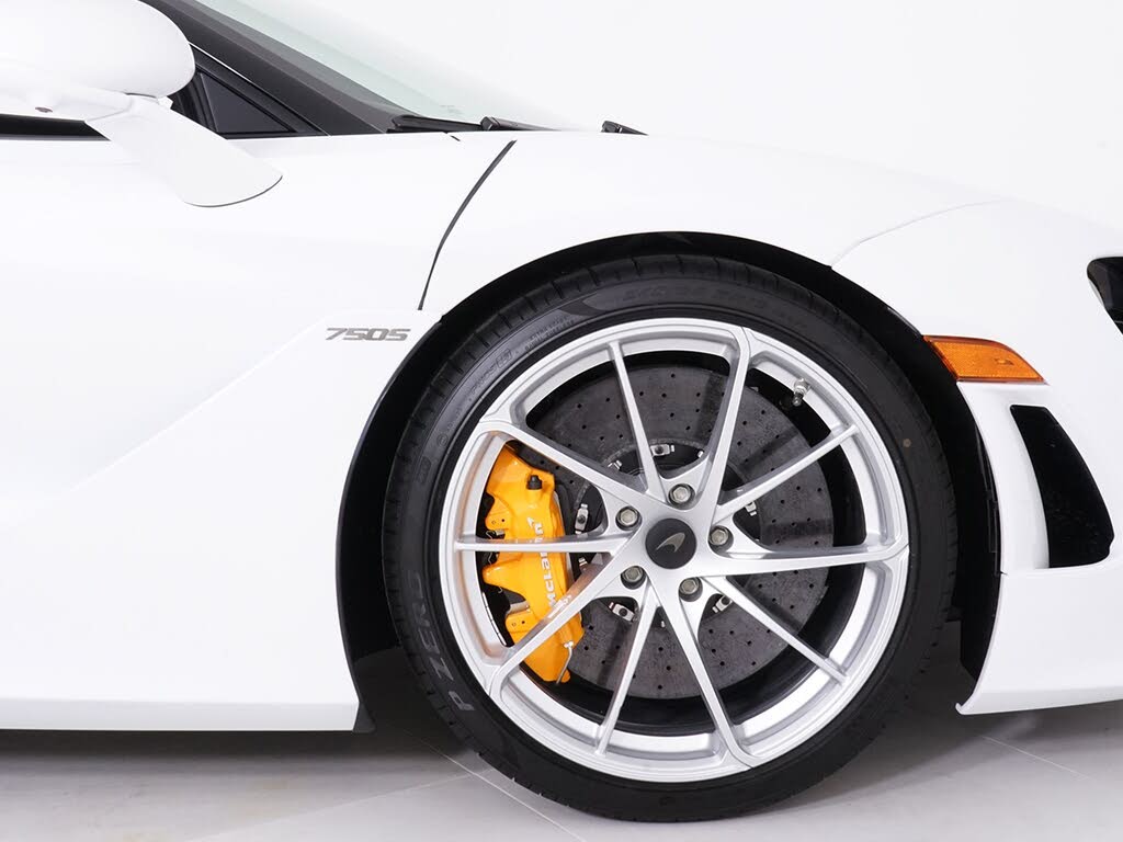 2027 McLaren 750S Coupe RWD photo 16