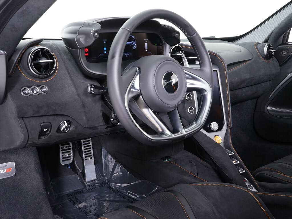 2027 McLaren 750S Coupe RWD photo 4