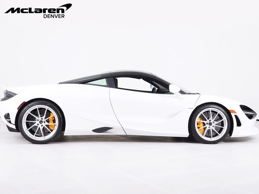 2027 McLaren 750S Coupe RWD photo 9