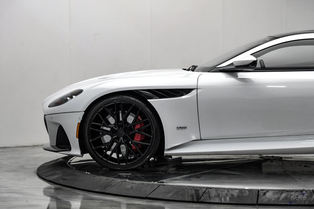 2023 Aston Martin DBS Superleggera Coupe RWD photo 9