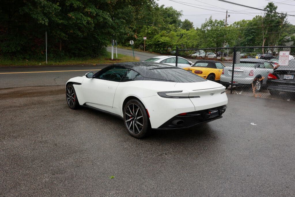 2017 Aston Martin DB11 V12 Coupe RWD photo 18