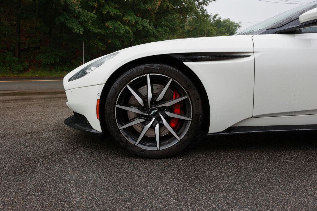 2017 Aston Martin DB11 V12 Coupe RWD photo 6
