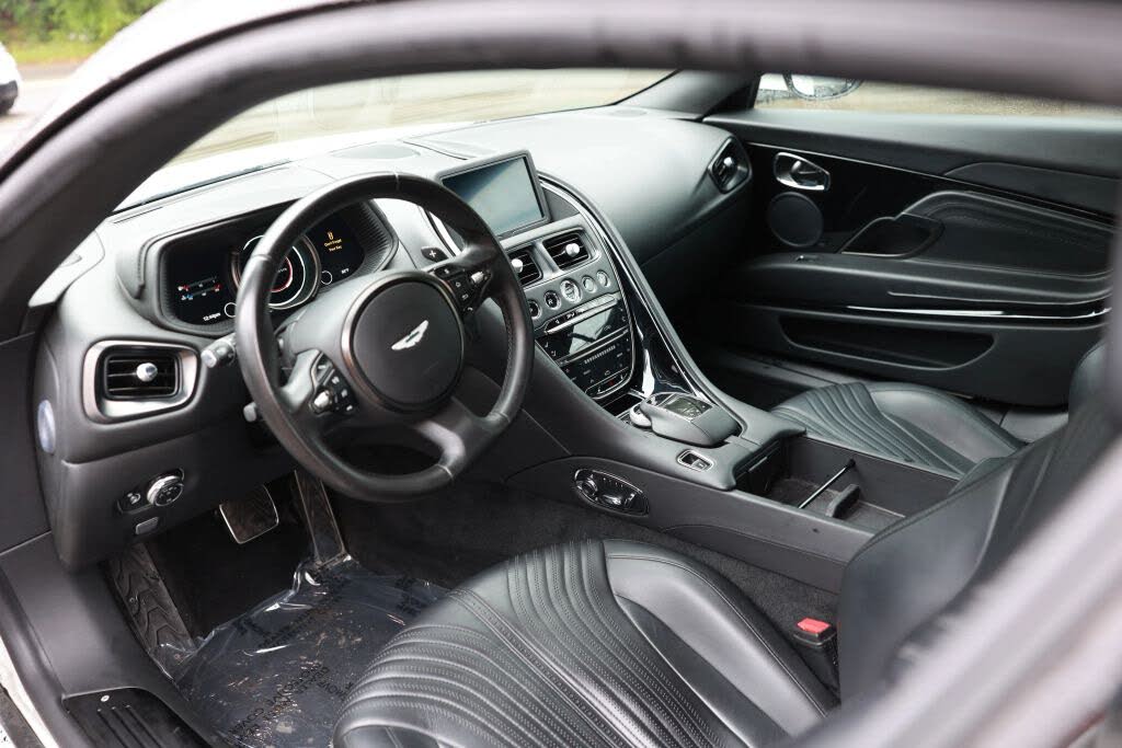 2017 Aston Martin DB11 V12 Coupe RWD photo 9