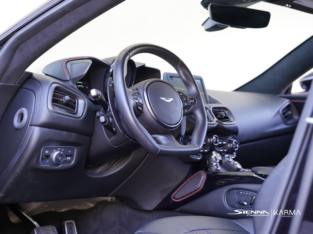 2020 Aston Martin Vantage RWD photo 3