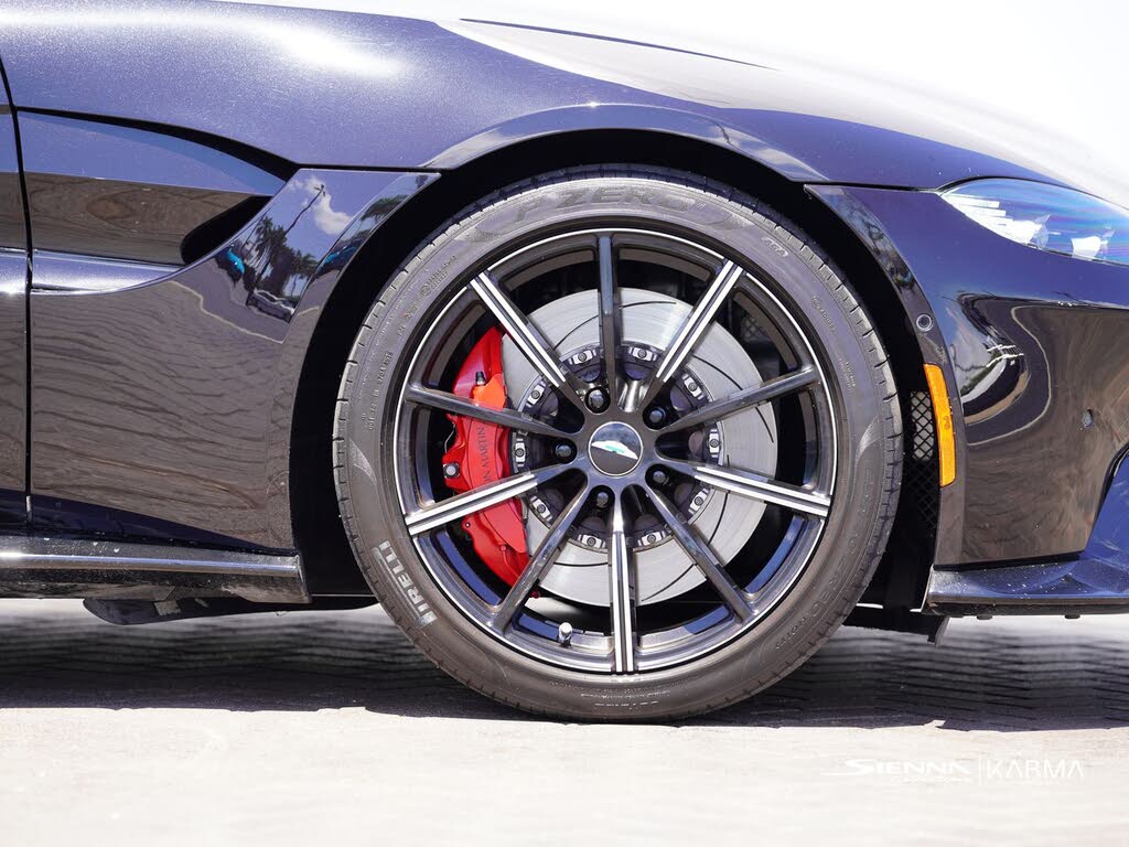 2020 Aston Martin Vantage RWD photo 7