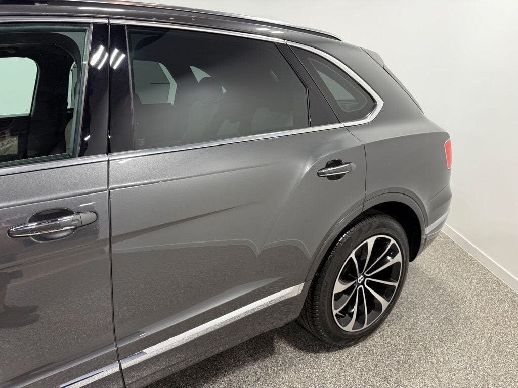 2018 Bentley Bentayga W12 Activity Edition AWD photo 13