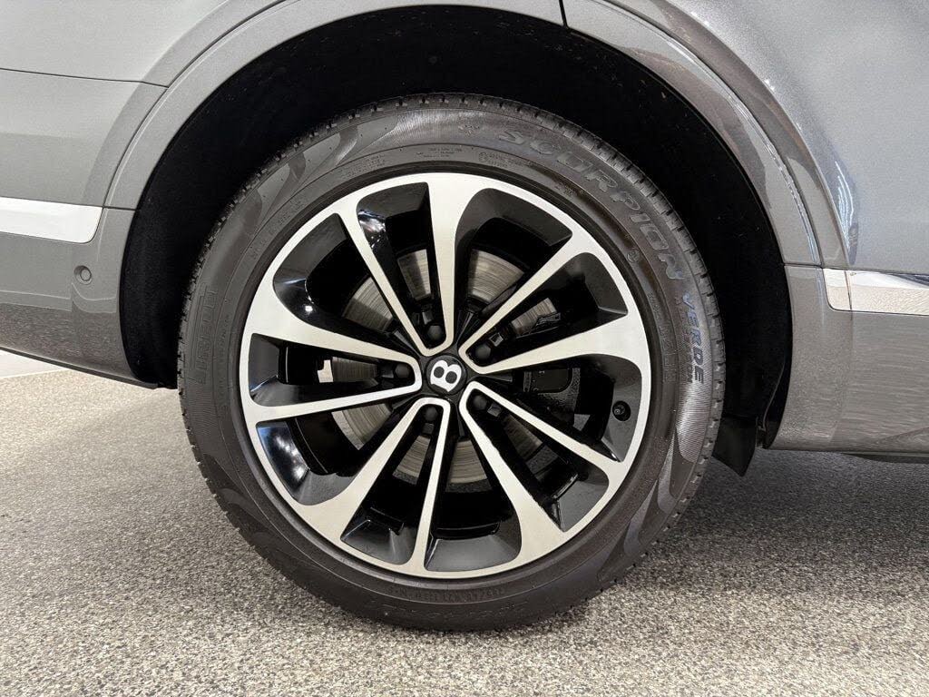 2018 Bentley Bentayga W12 Activity Edition AWD photo 6