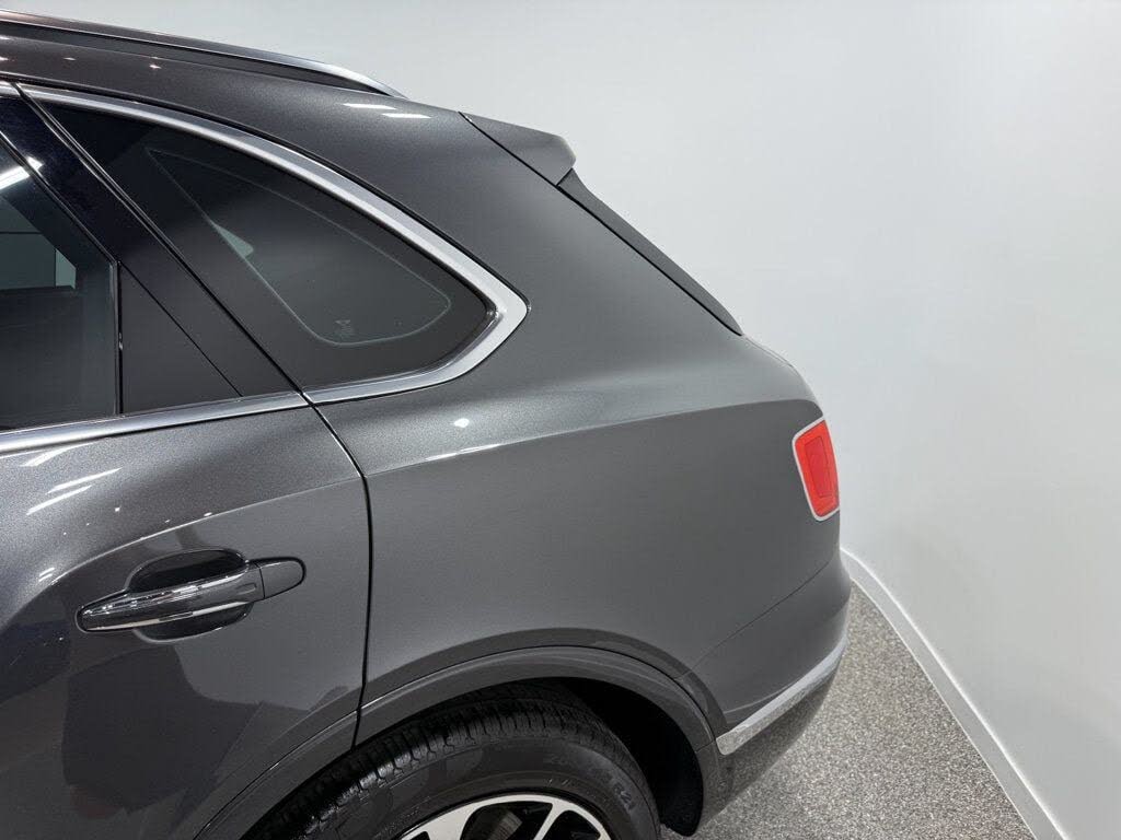 2018 Bentley Bentayga W12 Activity Edition AWD photo 10