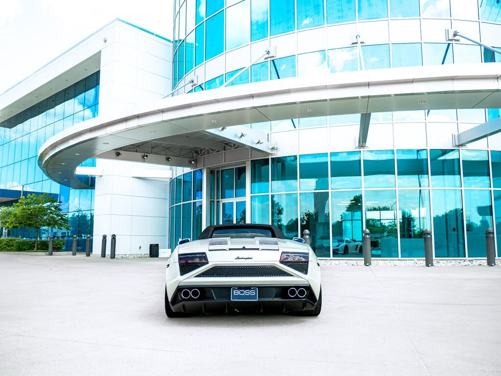 2013 Lamborghini Gallardo LP 560-4 Spyder AWD photo 4