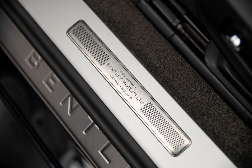 2022 Bentley Continental GTC V8 AWD photo 13