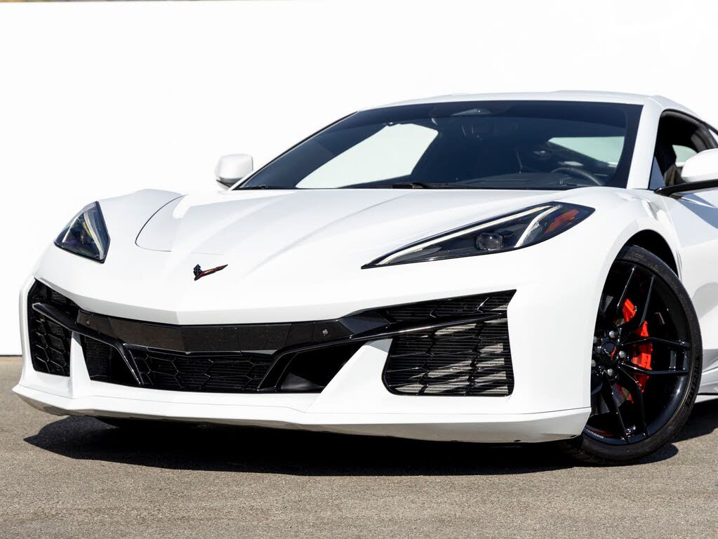 2025 Chevrolet Corvette Z06 3LZ Coupe RWD photo 2