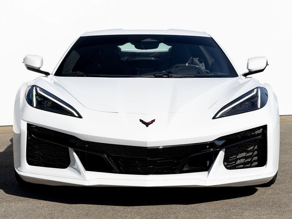 2025 Chevrolet Corvette Z06 3LZ Coupe RWD photo 3