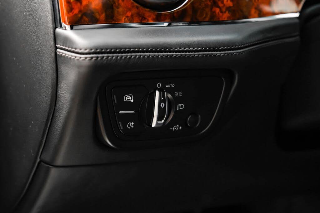 2019 Bentley Bentayga V8 AWD photo 18