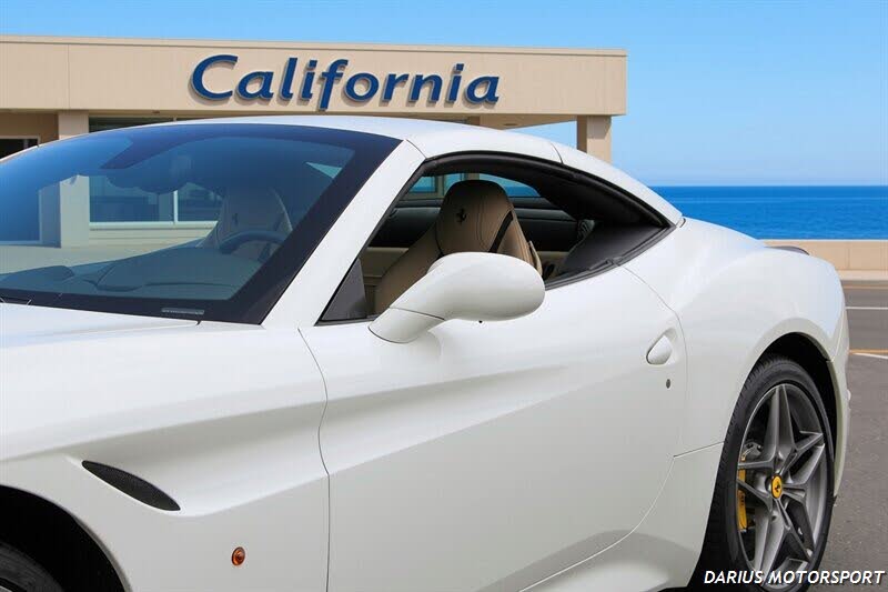 2015 Ferrari California T Roadster photo 21