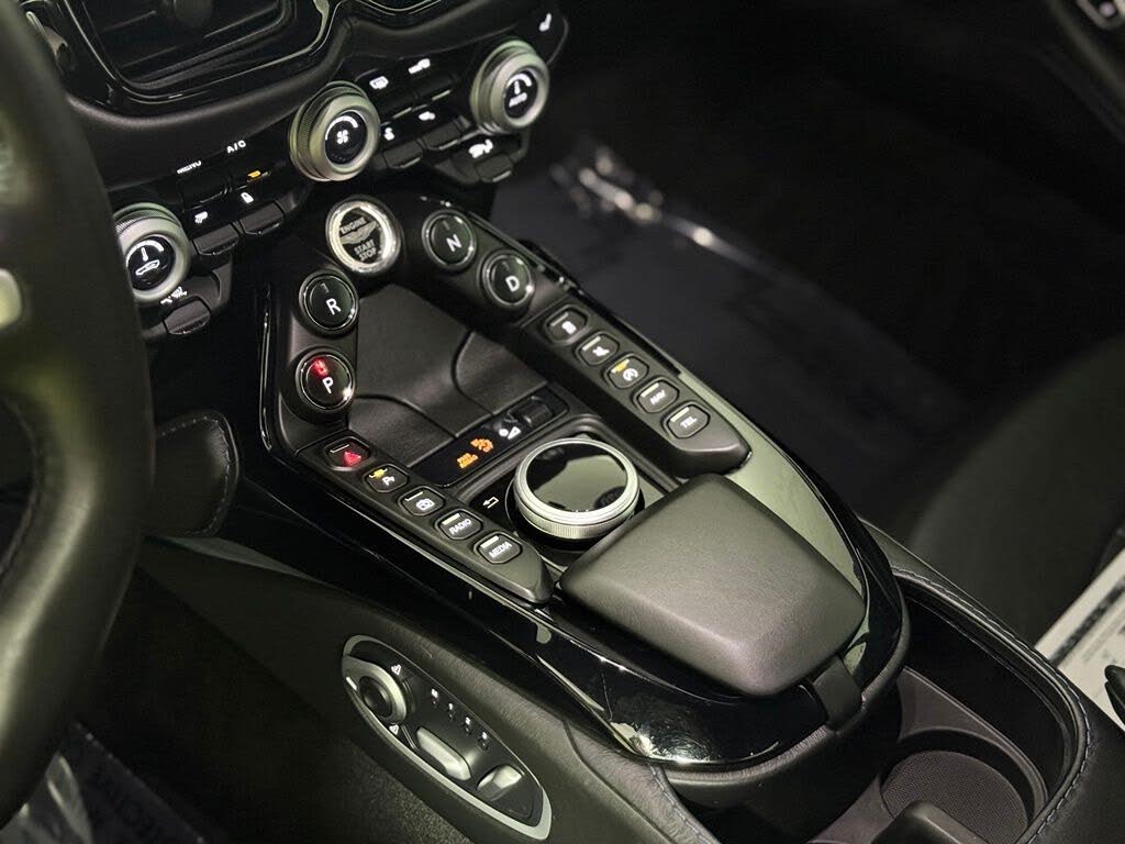 2020 Aston Martin Vantage RWD photo 16