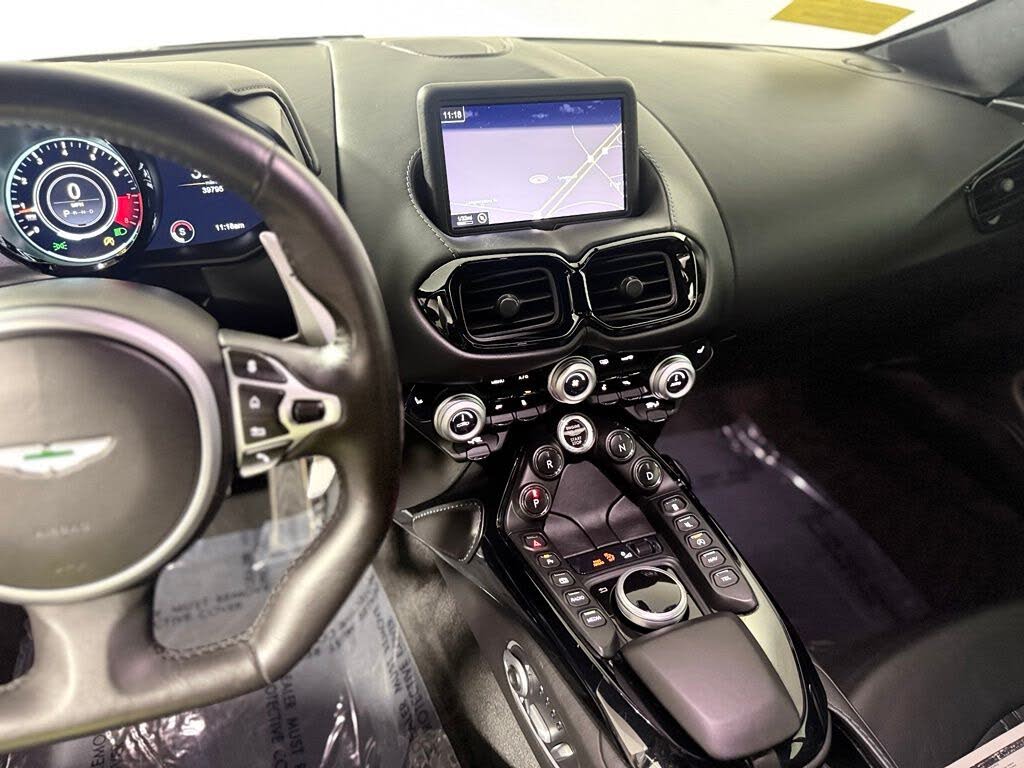 2020 Aston Martin Vantage RWD photo 18