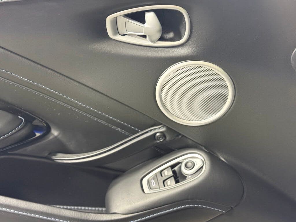 2020 Aston Martin Vantage RWD photo 23