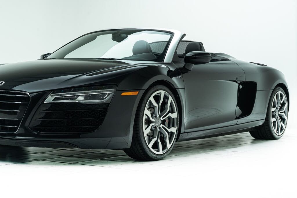 2014 Audi R8 quattro V10 Spyder AWD photo 9 of 24