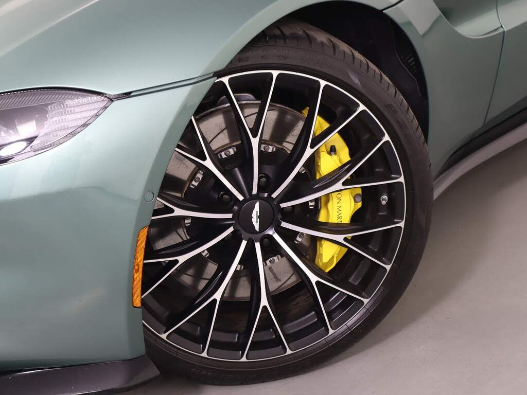2022 Aston Martin Vantage Coupe RWD photo 8