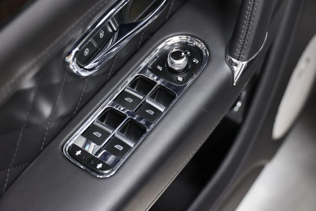 2020 Bentley Bentayga Hybrid Hybrid AWD photo 12