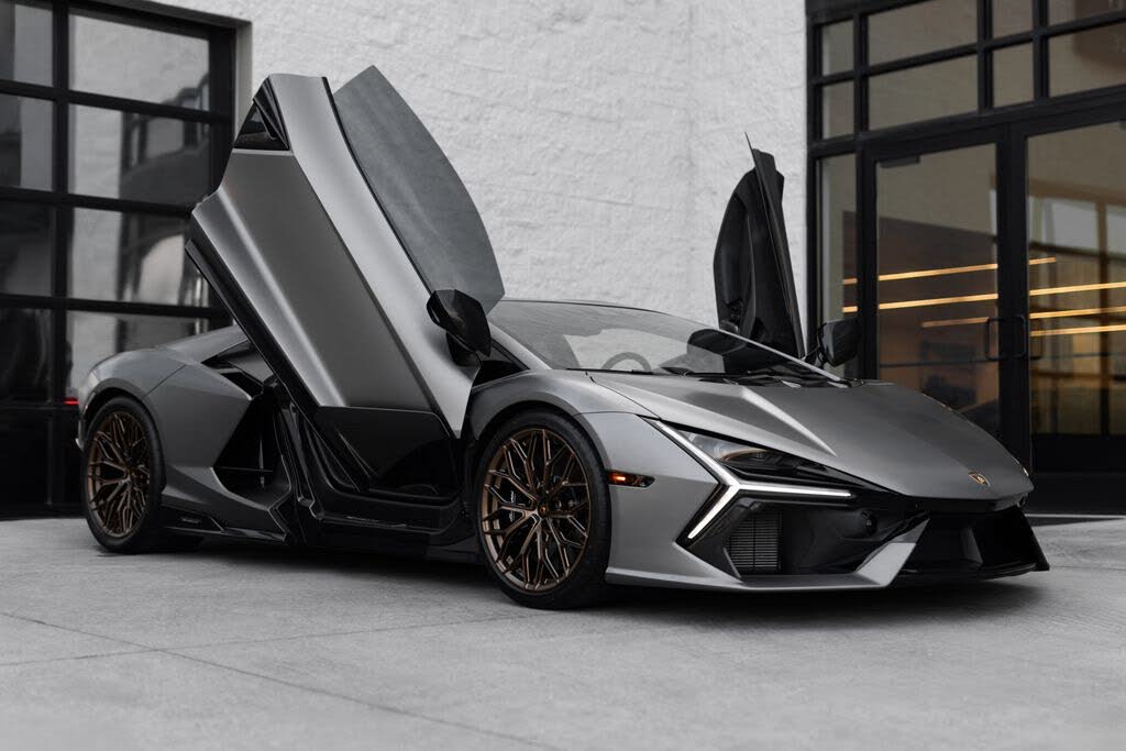 2025 Lamborghini Revuelto AWD