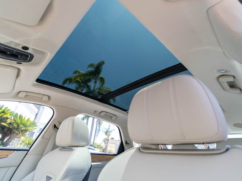 2024 Bentley Bentayga V8 AWD photo 15