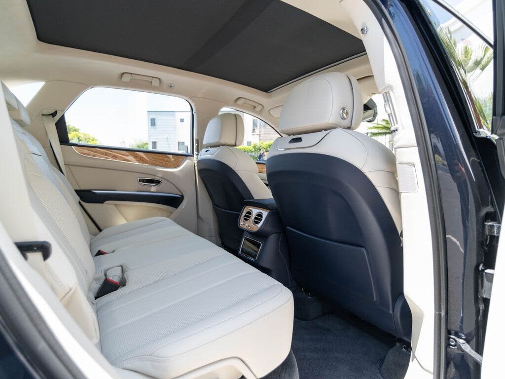 2024 Bentley Bentayga V8 AWD photo 19