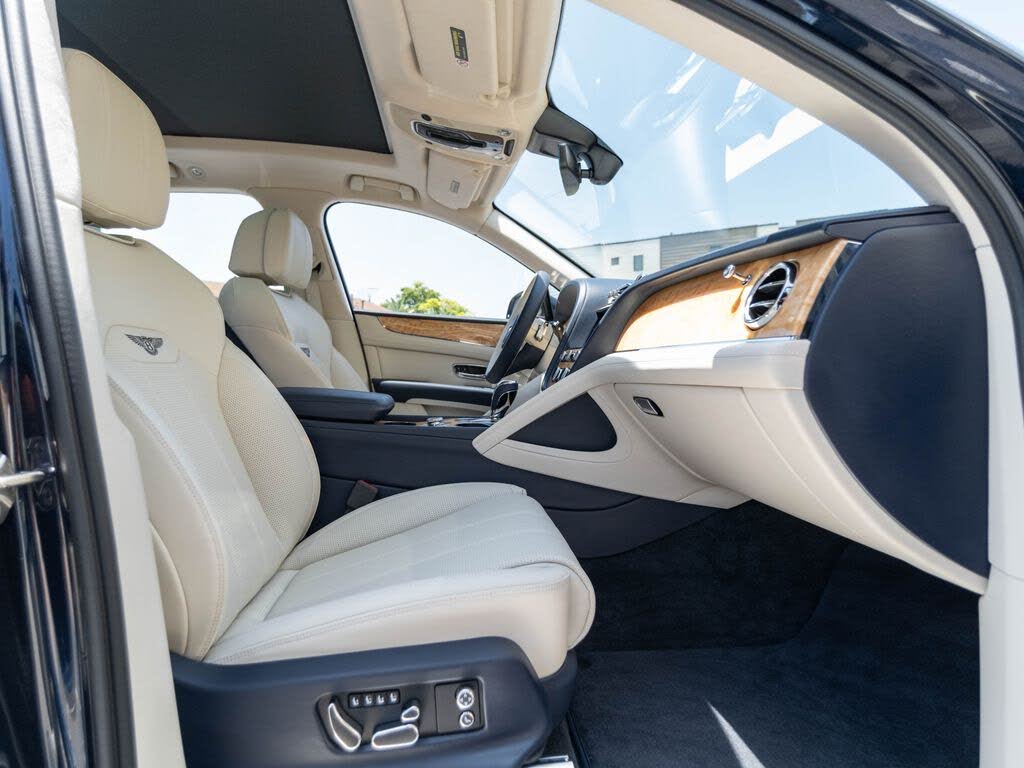2024 Bentley Bentayga V8 AWD photo 23