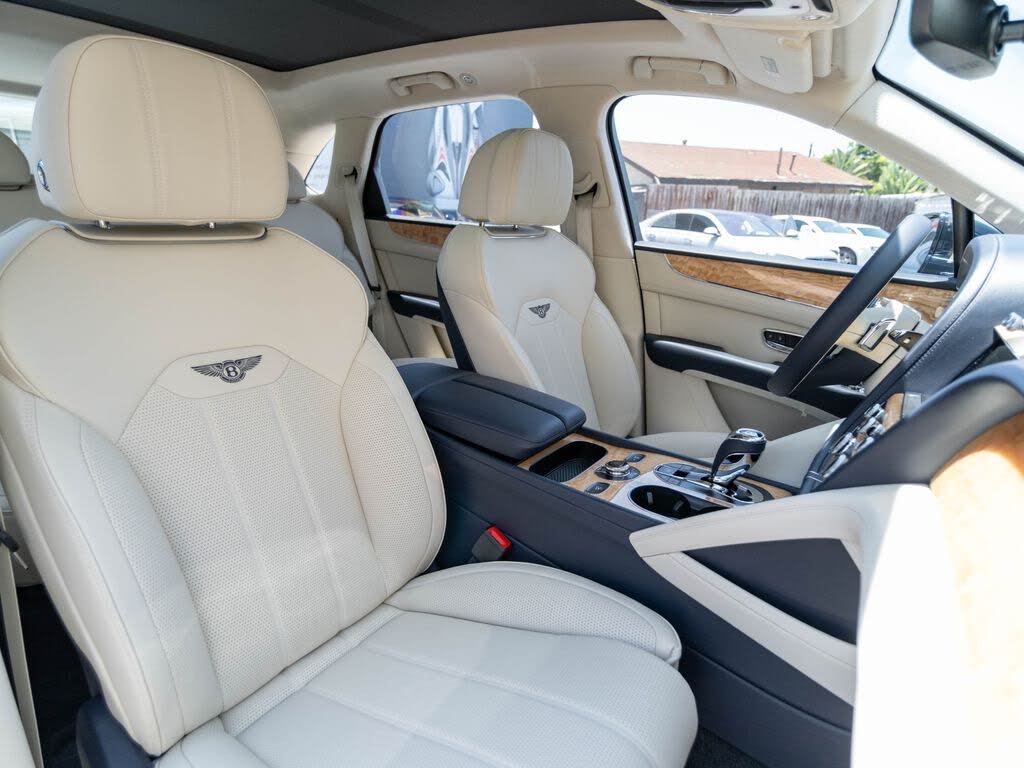 2024 Bentley Bentayga V8 AWD photo 24