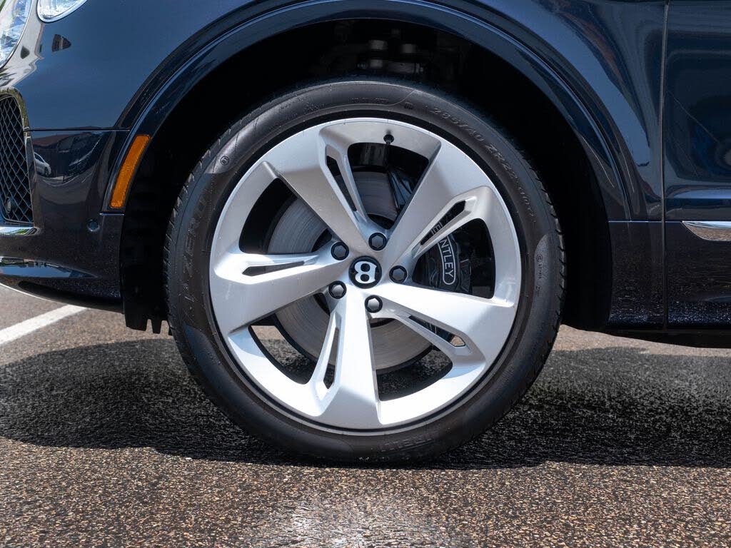 2024 Bentley Bentayga V8 AWD photo 6