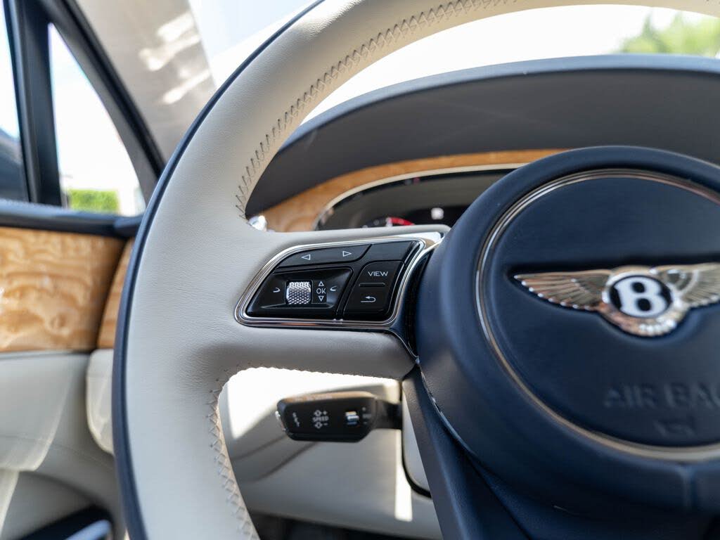 2024 Bentley Bentayga V8 AWD photo 8