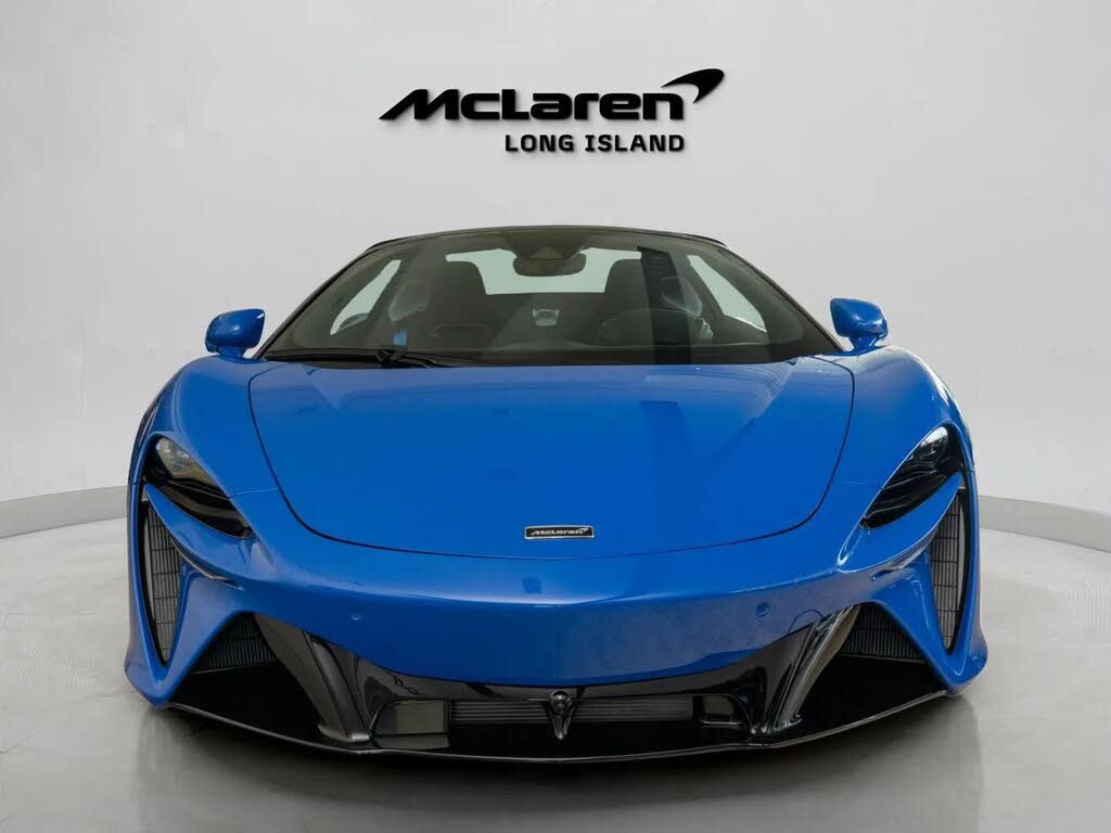 2026 McLaren Artura RWD photo 3